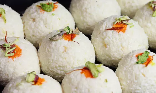 मिश्री मलाई लड्डू: हर किसी को पसंद आती है यह स्वादिष्ट मिठाई