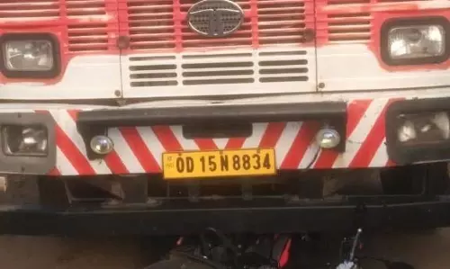 तेल टैंकर ने दो बाइक सवारों को कुचला