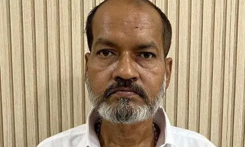 महिलाओं और फिल्मों पर पैसा लुटाने वाला फर्जी रियल एस्टेट एजेंट शहर पुलिस के जाल में महिलाओं और फिल्मों पर पैसा लुटाने वाला फर्जी रियल एस्टेट एजेंट शहर पुलिस के जाल में