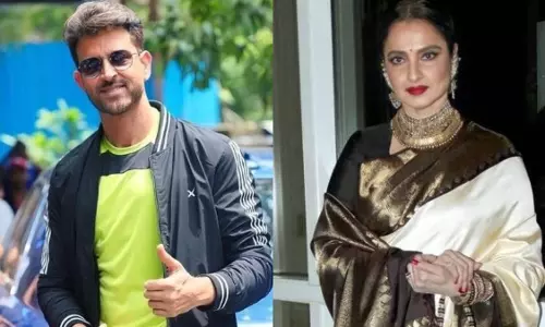 Rekha ने ऋतिक के गाल पर मारा जोरदार तमाचा Rekha ने ऋतिक के गाल पर मारा जोरदार तमाचा