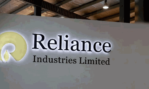 Reliance Industries के शेयर में 0.42% की बढ़त