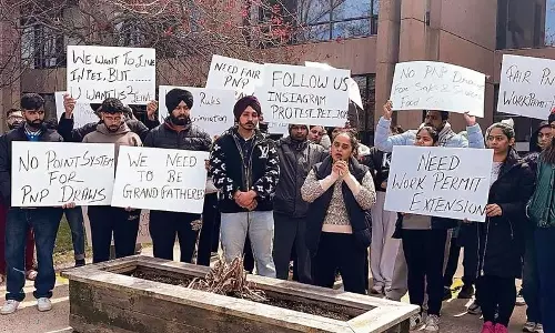 Punjab : कनाडा में निर्वासन की आशंका के चलते छात्रों का विरोध प्रदर्शन तेज़ हुआ