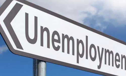 अमेरिका में बेरोजगारी के दावे 258,000 तक पहुंचे, एक साल में सबसे ज्यादा