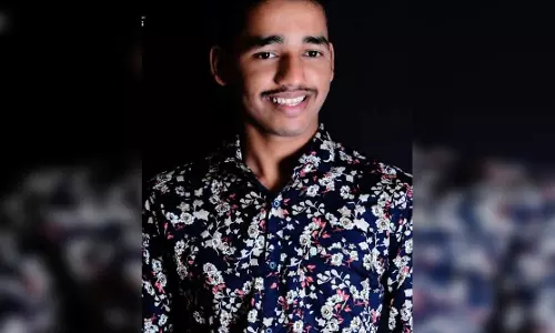 हिट एंड रन: तेज रफ्तार कार ने बाइक सवार को टक्कर मारी, मौत हिट एंड रन: तेज रफ्तार कार ने बाइक सवार को टक्कर मारी, मौत