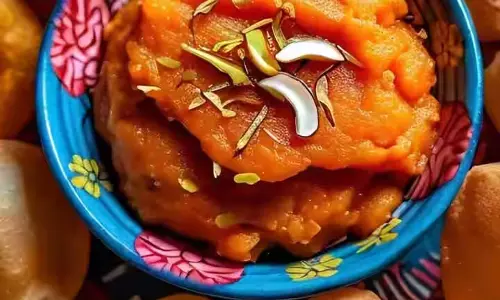 Navratri festival के नौवें दिन मां सिद्धिदात्री को मूंग के हलवे का भोग लगाया जाता