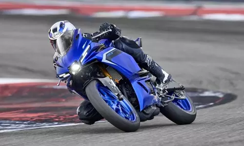 2025 Yamaha आर3 कॉस्मेटिक सुधार और नए फीचर्स के साथ आएगी