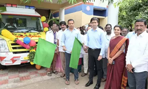 Tirupathi: नगरी विधायक भानुप्रकाश ने किया एम्बुलेंस का उद्घाटन