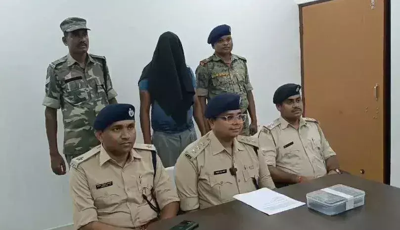 Dhanbad: युवक लोडेड पिस्टल के साथ अपराधी गिरफ्तार