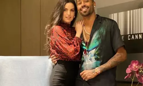 Hardik and Natashas की प्रेम कहानी एक नाइट क्लब में शुरू हुई Hardik and Natashas की प्रेम कहानी एक नाइट क्लब में शुरू हुई