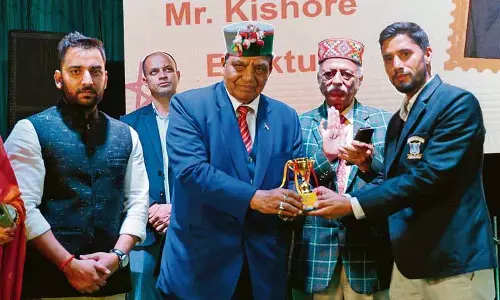 बच्चों को सशक्त बनाने में माता-पिता, शिक्षकों की भूमिका महत्वपूर्ण: Health Minister बच्चों को सशक्त बनाने में माता-पिता, शिक्षकों की भूमिका महत्वपूर्ण: Health Minister