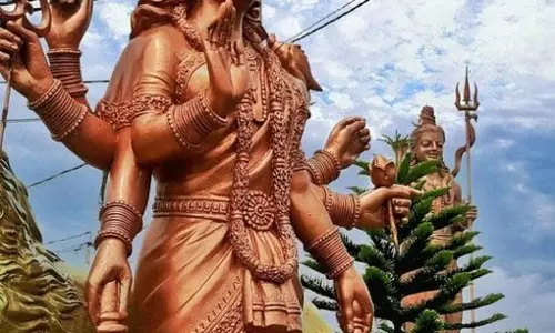 Maa Durga की सबसे ऊंची मूर्ति भारत में नहीं बल्कि इस जगह पर Maa Durga की सबसे ऊंची मूर्ति भारत में नहीं बल्कि इस जगह पर
