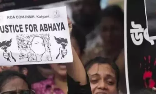 प्रदर्शन कर रहे छात्रों की गिरफ्तारी की Professors ने निंदा की प्रदर्शन कर रहे छात्रों की गिरफ्तारी की Professors ने निंदा की