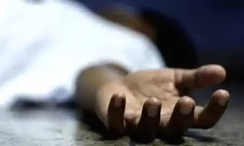 UP: पंडाल में लाइट ठीक करते समय करंट लगने से व्यक्ति की मौत