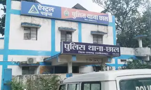 प्रेमिका के साथ मिलकर युवक ने पत्नी को पीटा, पीड़िता की हालत गंभीर