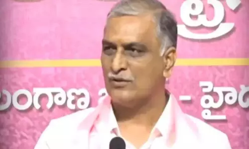 Harish: कांग्रेस उत्सव के लिए 2 साड़ियां देने में विफल रही