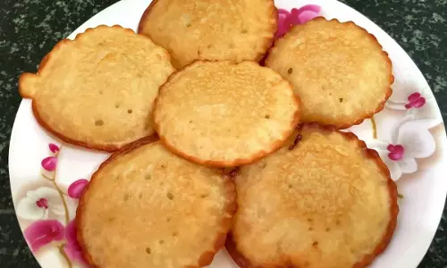 बिना चाशनी के गुड़ और सूजी से बनाएं स्वादिष्ट पुआ बिना चाशनी के गुड़ और सूजी से बनाएं स्वादिष्ट पुआ