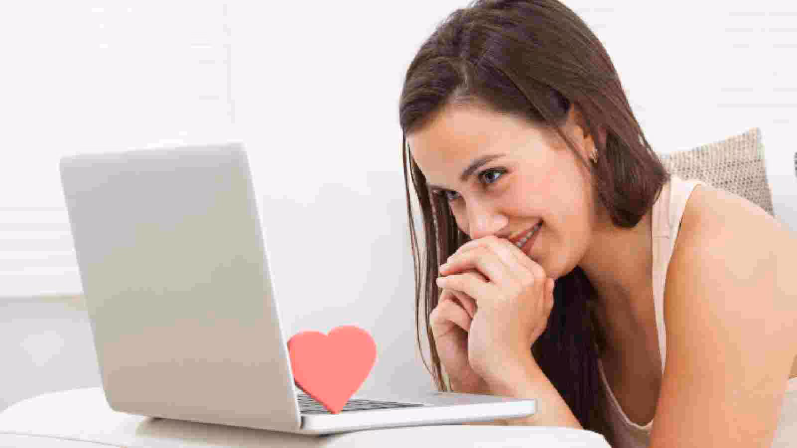Lifestyle: लॉन्ग डिस्टेंस रिलेशनशिप में स्पेशल महसूस करने के लिए ये टिप्स अपनाये