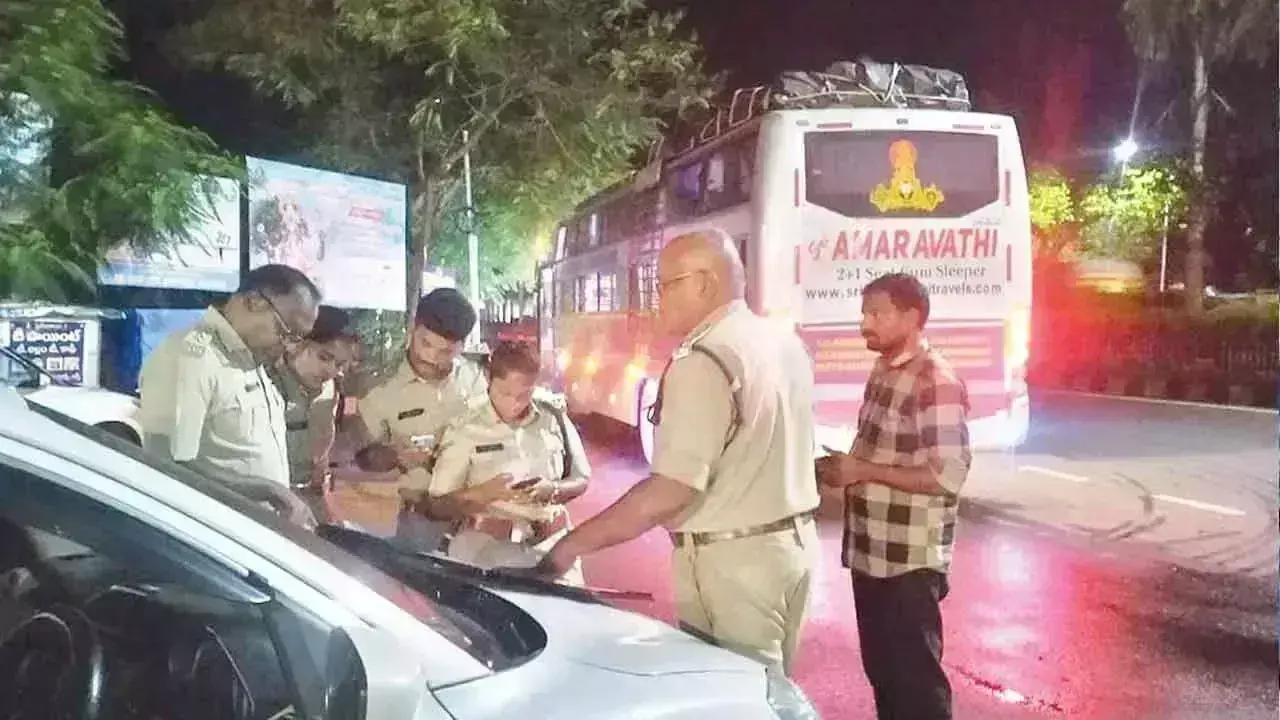 विशाखापत्तनम: RTO ने विशेष अभियान शुरू किया विशाखापत्तनम: RTO ने विशेष अभियान शुरू किया