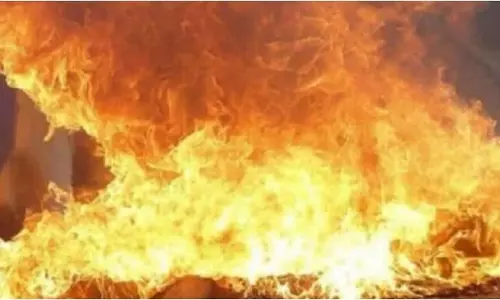Bharatpur: आपसी विवाद दलित युवक की हत्या से जुड़े आरोपी पक्ष व्यक्ति के मकान को जलाया Bharatpur: आपसी विवाद दलित युवक की हत्या से जुड़े आरोपी पक्ष व्यक्ति के मकान को जलाया