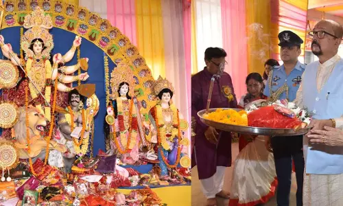राज्यपाल डेका बंगाली समाज के दुर्गा पूजा उत्सव में हुए शामिल