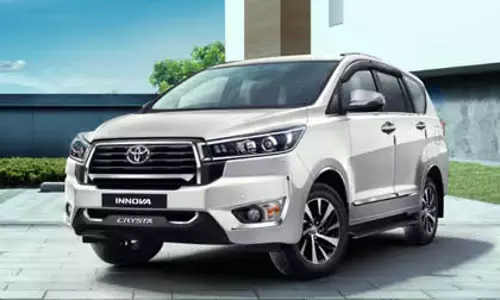 Toyota Innova क्रिस्टा को कारों से छूट दी Toyota Innova क्रिस्टा को कारों से छूट दी