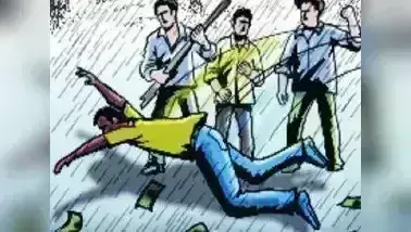 Bihar : जमीन विवाद के चलते युवक की पीट-पीट कर हत्या, एक गंभीर रूप से घायल Bihar : जमीन विवाद के चलते युवक की पीट-पीट कर हत्या, एक गंभीर रूप से घायल