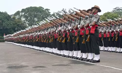 Nagaland : एआरटीसी एंड एस शोखुवी में नए रंगरूटों के लिए सत्यापन परेड Nagaland : एआरटीसी एंड एस शोखुवी में नए रंगरूटों के लिए सत्यापन परेड