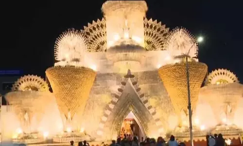 Odisha Durga Puja: ट्विन सिटी में विशाल पंडालों ने भक्तों का स्वागत
