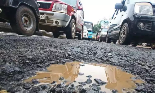 Kerala में जल जीवन मिशन के कामों के कारण ग्रामीण सड़कें संकट में Kerala में जल जीवन मिशन के कामों के कारण ग्रामीण सड़कें संकट में