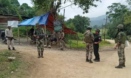 Manipur : सुरक्षा बलों ने तलाशी अभियान तेज किया, राज्य में आवश्यक आपूर्ति की सुरक्षित