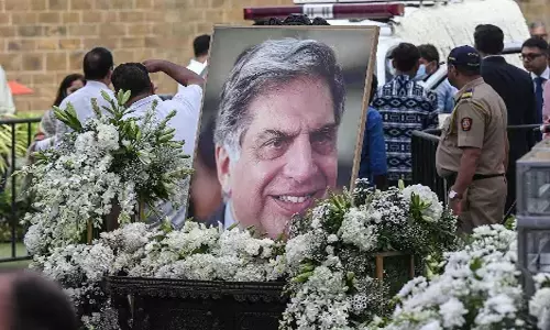 Ratan Tata: एक सज्जन टाइकून और एक वैश्विक भारतीय Ratan Tata: एक सज्जन टाइकून और एक वैश्विक भारतीय