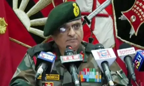 GOC ने राजौरी के अग्रिम इलाकों का दौरा किया
