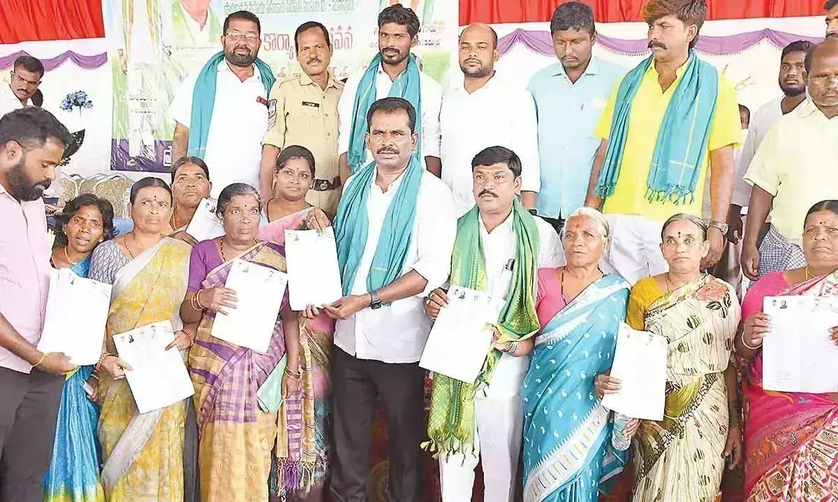 इंदिराम्मा राज्यम ने सर्वांगीण विकास पर ध्यान केंद्रित किया: MLA इंदिराम्मा राज्यम ने सर्वांगीण विकास पर ध्यान केंद्रित किया: MLA