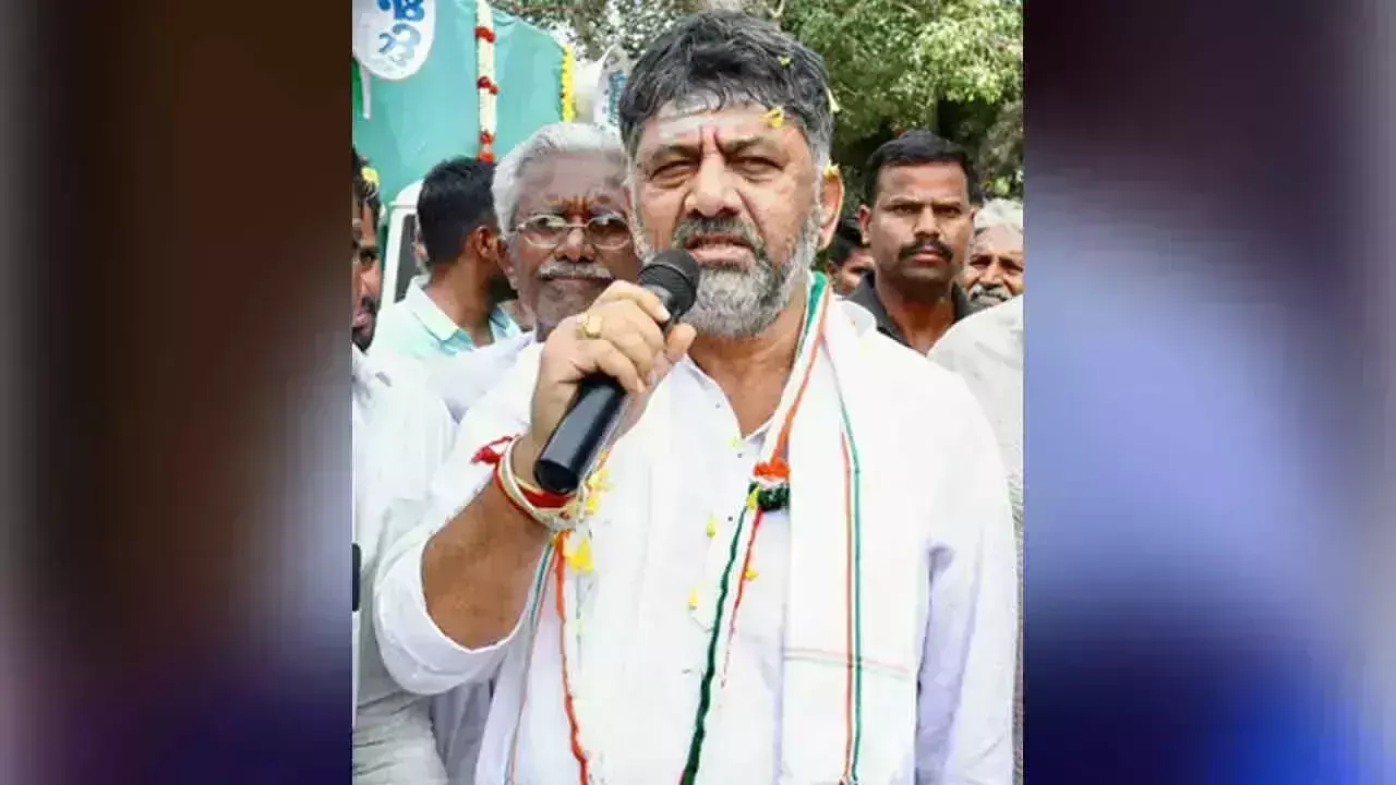 Karnataka दिवस: सरकार ने 1 नवंबर को सभी प्रतिष्ठानों में कन्नड़ झंडे फहराने का आदेश दिया Karnataka दिवस: सरकार ने 1 नवंबर को सभी प्रतिष्ठानों में कन्नड़ झंडे फहराने का आदेश दिया