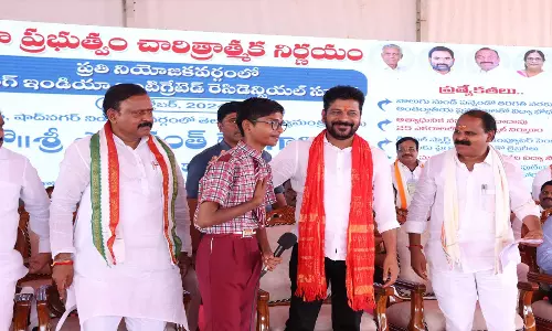 CM रेवंत रेड्डी ने शिक्षा क्षेत्र की उपेक्षा के लिए केसीआर की आलोचना की