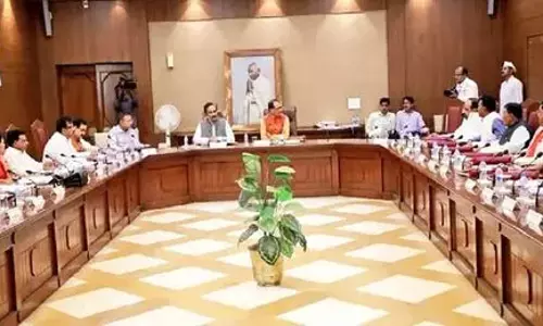 Maharashtra: कैबिनेट बैठक में करीब 40 फैसले लिए जाने की बात कही जा रही