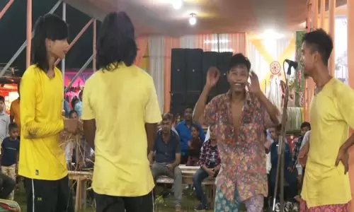 Assam में दुर्गा पूजा उत्सव के दौरान कामरूपिया और कैहाटी धुलिया मुख्य आकर्षण