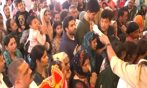 Shimla के कालीबाड़ी मंदिर में उमड़े श्रद्धालु, हिमाचल की प्राकृतिक छटा के बीच मनाई दुर्गा पूजा