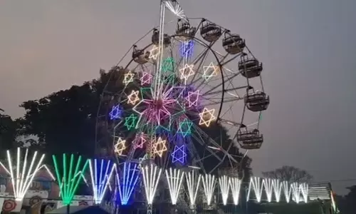 Rourkela में दशहरा मीना बाजार में परिवार की खुशी काफूर, दुर्घटना में 3 सदस्य गिरे, अस्पताल में भर्ती Rourkela में दशहरा मीना बाजार में परिवार की खुशी काफूर, दुर्घटना में 3 सदस्य गिरे, अस्पताल में भर्ती