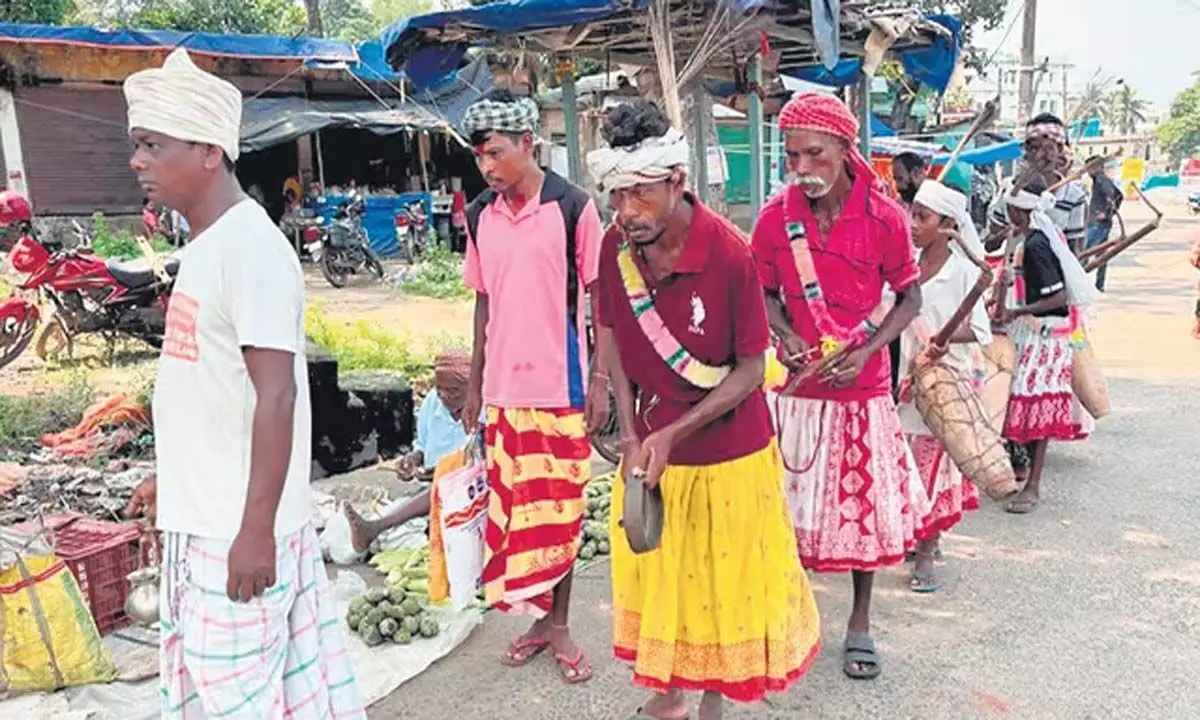 Odisha: ओडिशा के आदिवासी दंसये के साथ परंपरा को जीवित रखते