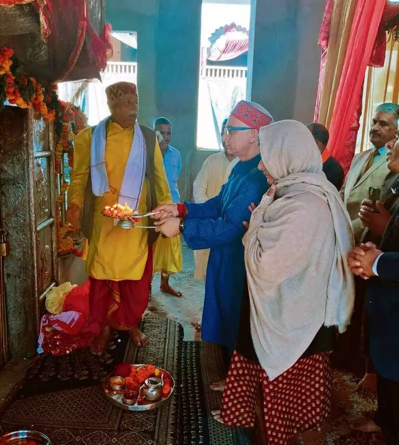 मुख्य न्यायाधीश ने Chamunda Devi मंदिर में पूजा-अर्चना की