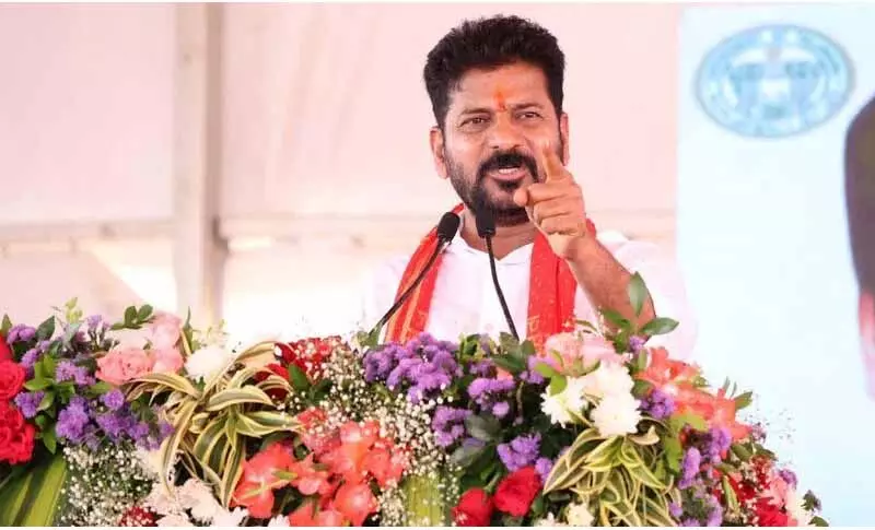 CM Revanth Reddy शिक्षक समुदाय को प्रभावित करने की कोशिश की