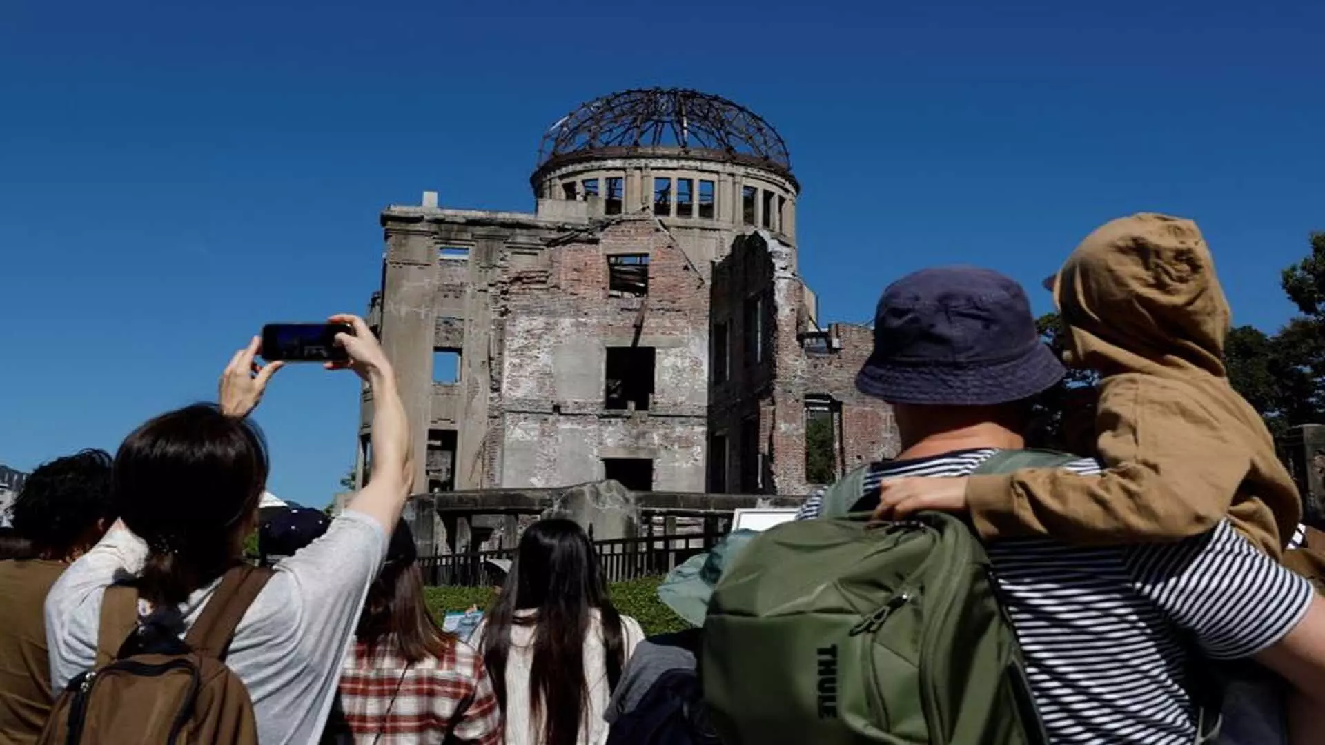 Hiroshima स्मारक पार्क में आगंतुकों को उम्मीद, शांति प्रयासों को बढ़ावा मिलेगा