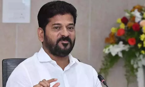 केसीआर ने स्कूलों की कीमत पर बीआरएस कार्यालय बनाए: CM केसीआर ने स्कूलों की कीमत पर बीआरएस कार्यालय बनाए: CM