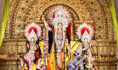 Odisha: कटक के पंडालों में अनोखे अंदाज में मनाई जा रही है दुर्गा पूजा Odisha: कटक के पंडालों में अनोखे अंदाज में मनाई जा रही है दुर्गा पूजा