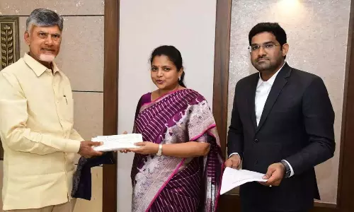 AP: पश्चिम गोदावरी प्रशासन ने सीएमआरएफ को 1.17 करोड़ रुपये दान किए AP: पश्चिम गोदावरी प्रशासन ने सीएमआरएफ को 1.17 करोड़ रुपये दान किए
