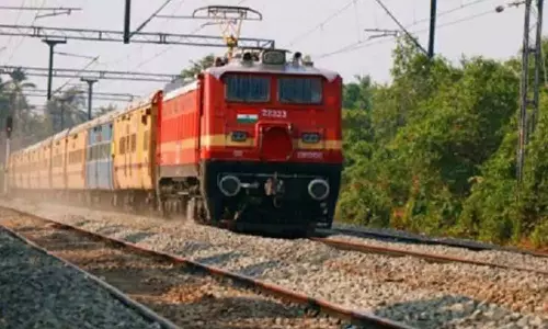 Karnataka: कोस्ट ने नई सीधी रेल सेवा का जश्न मनाया Karnataka: कोस्ट ने नई सीधी रेल सेवा का जश्न मनाया