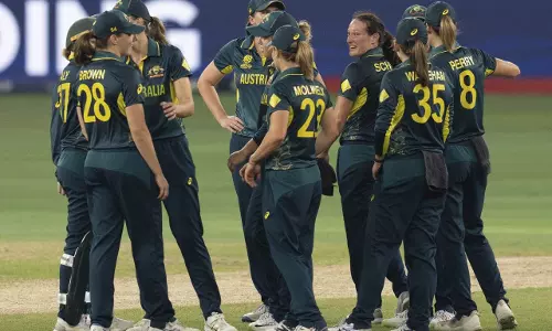 Australia ने हैट्रिक से जीत हासिल की Australia ने हैट्रिक से जीत हासिल की