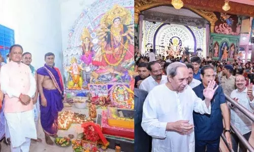 ओडिशा के मुख्यमंत्री और पटनायक ने भुवनेश्वर में दुर्गा पूजा पंडालों का दौरा किया