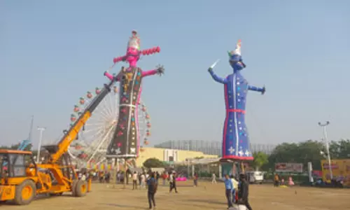 नोएडा स्टेडियम में होगा 100 फीट के रावण का दहन, जिले भर में 100 से अधिक जगह पर होंगे कार्यक्रम नोएडा स्टेडियम में होगा 100 फीट के रावण का दहन, जिले भर में 100 से अधिक जगह पर होंगे कार्यक्रम